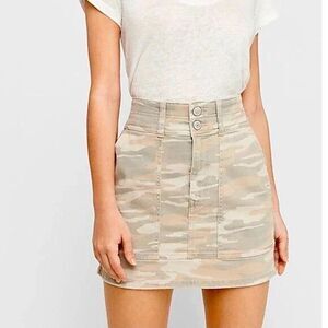 Express High Rise Denim Skirt Womens 4 Beige Gray Camo Stretch NEW